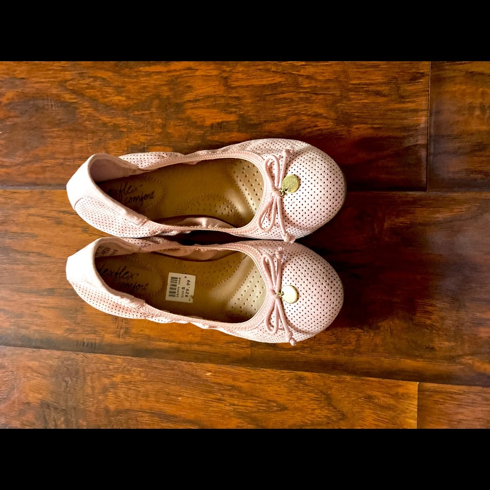 Women’s flats